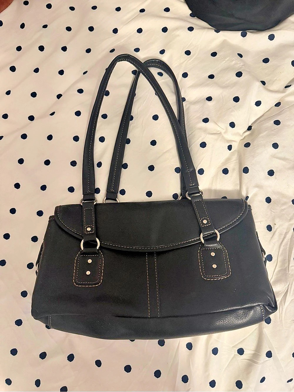 Relic Shoulder Bag in Black